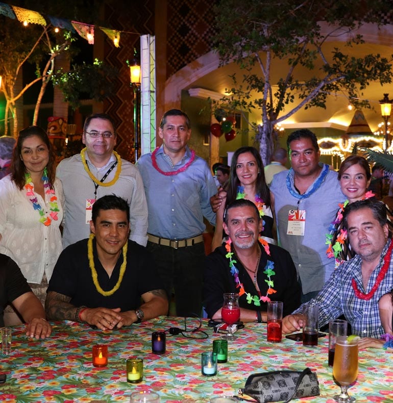 SATmexico dmc meetings events mexico cancun mexican party team photo hp indigo masterclass